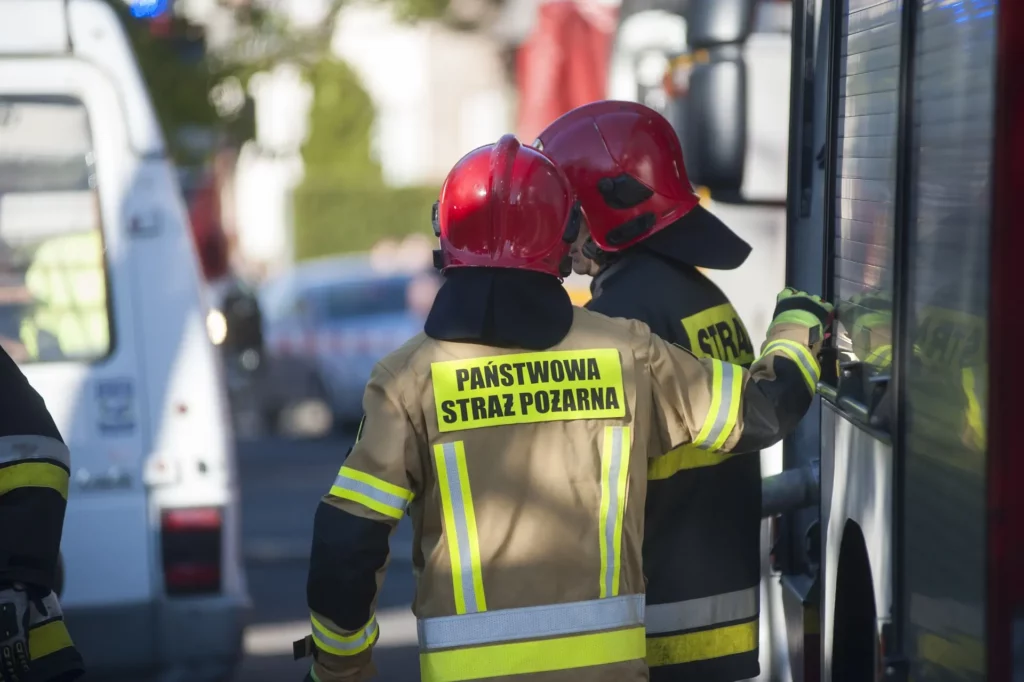 sprzęt ochronny elektroizolacyjny dla strażaków